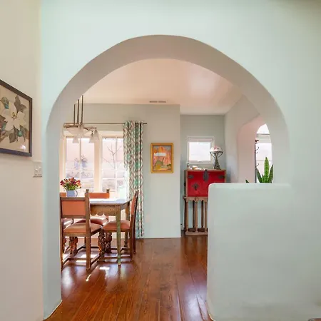 Gorgeous Historic Adobe Near Canyon Road