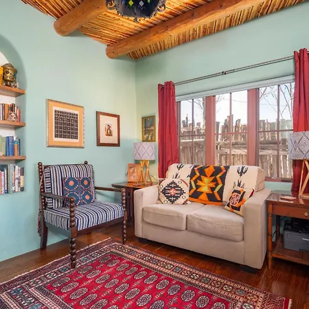 Gorgeous Historic Adobe Near Canyon Road *