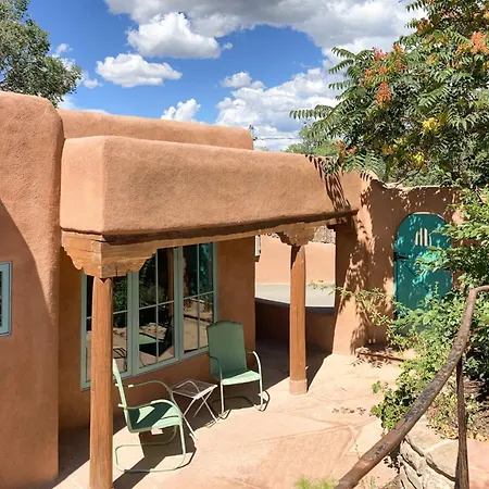 Gorgeous Historic Adobe Near Canyon Road