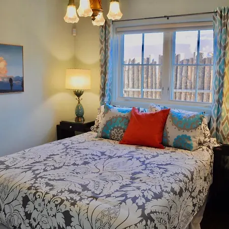 Gorgeous Historic Adobe Near Canyon Road Holiday home *