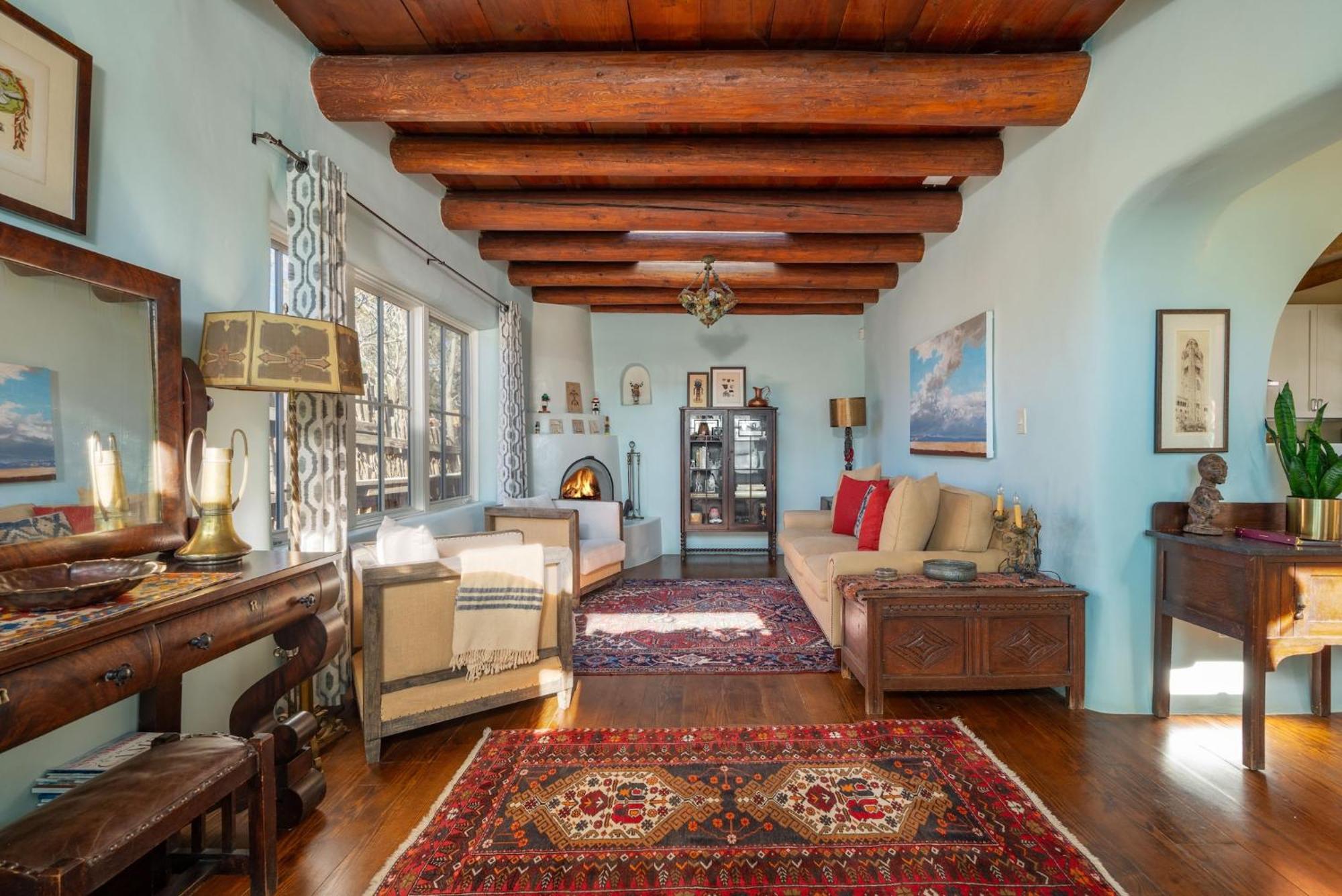 Gorgeous Historic Adobe Near Canyon Road Holiday home *